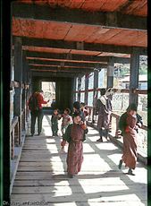 1022_bhutan_1994_dzong von paro.jpg